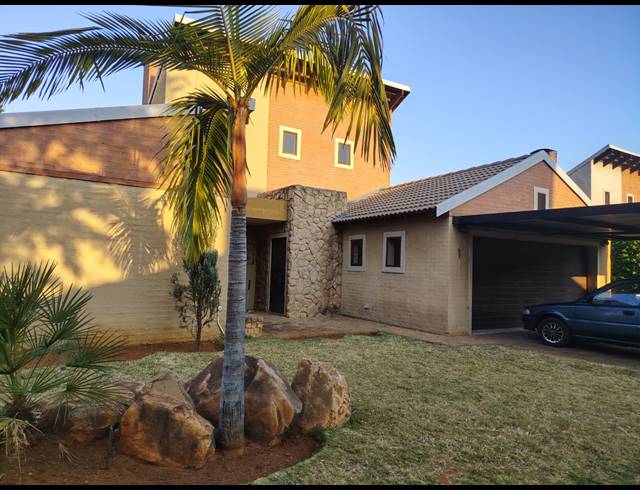 3 BEDROOM TOWNHOUSE FOR SALE IN WATERVAL EAST